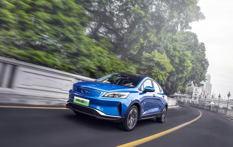  Geely Emgrand GSe (FE-7) 2018 года  (фото 5 из 13)